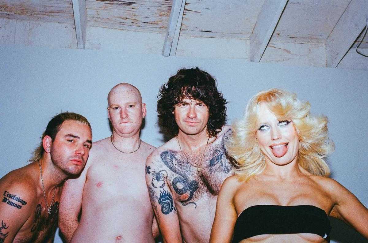 Amyl And The Sniffers